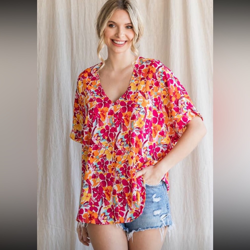 🌸Summer Fun Floral Blouse🌸